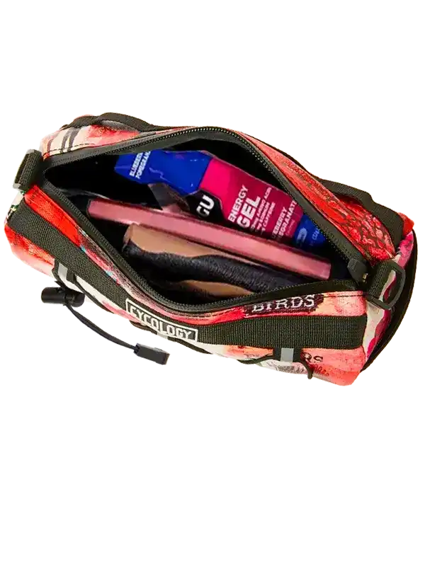Cycling waist bag with energy gels and accessories, ideal for bike rides and endurance training